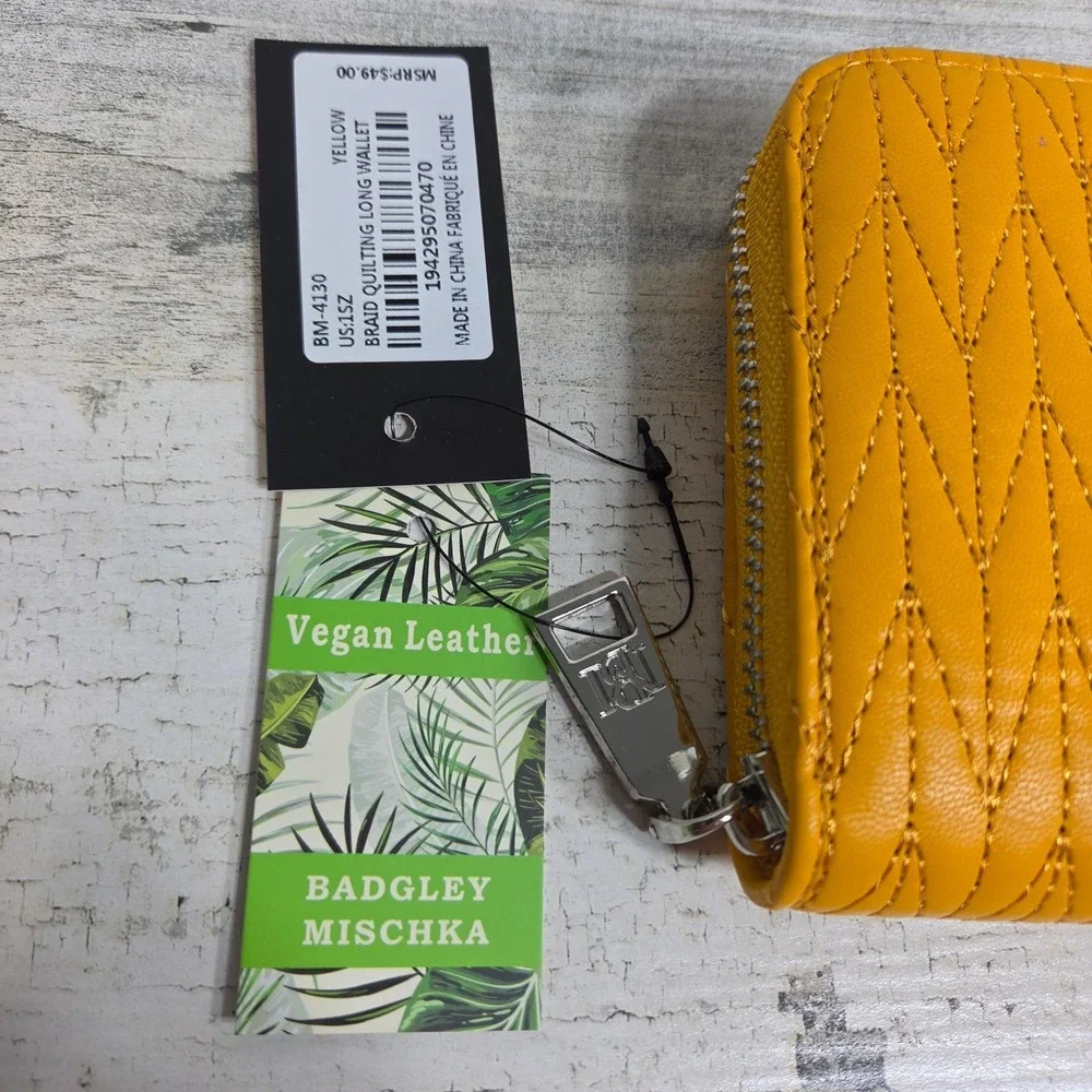 Badgley Mischka nwt badgley
